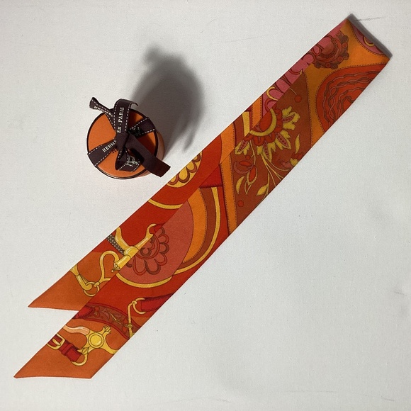 Authentic Hermes Silk Twilly Scarf with Box - Picture 1 of 7